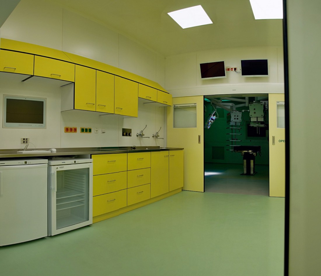 IKEM – reconstruction of the operation rooms, the medical staff facilities and laboratories